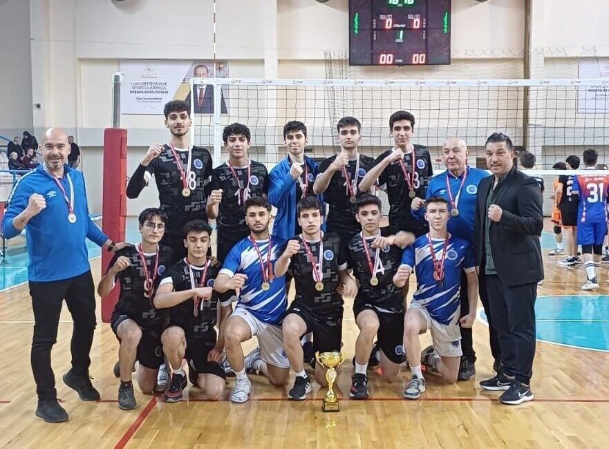 Seyhan Belediyespor Kulübü, Adana Voleybol Ligi’nde gençler ve küçükler erkek