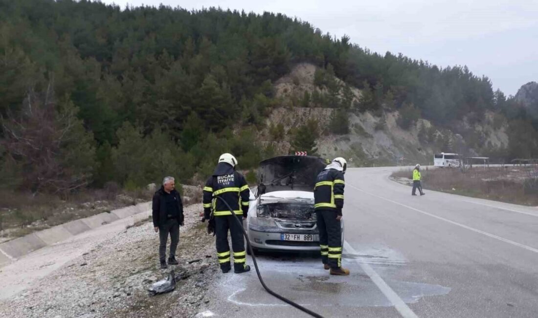 Burdur’un Bucak ilçesi Antalya-Isparta karayolu üzerinde seyir halindeyken alev alan