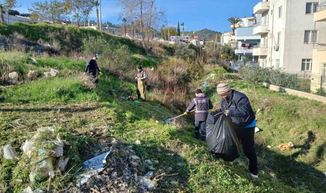 Silifke Belediyesi tarafından ilçe genelinde başlatılan temizlik çalışmaları hız kesmeden