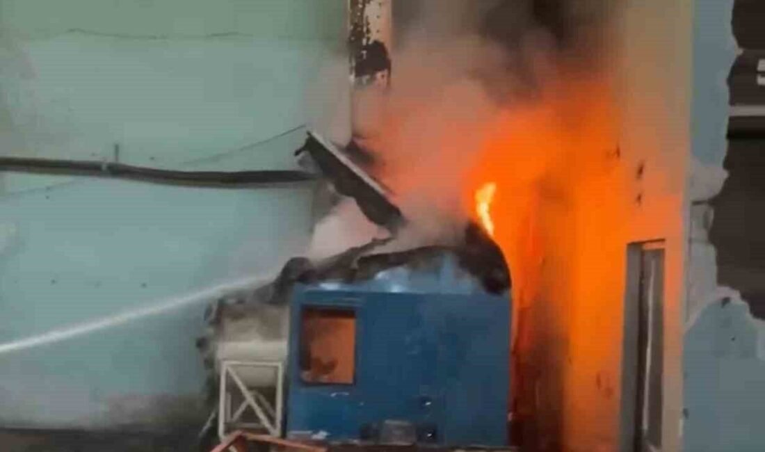 Mersin’in Tarsus ilçesinde sunta fabrikasının makine bölümünde yangın çıktı. İtfaiye