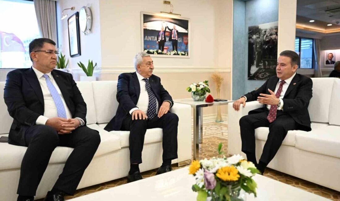 Antalya Büyükşehir Belediye Başkanı Muhittin Böcek’i Türkiye Esnaf ve Sanatkarlar