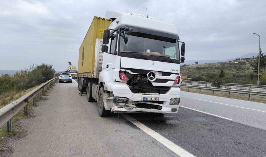 Hatay’da tırla otomobilin çarpışması sonucu meydana gelen kazada, 2 kişi