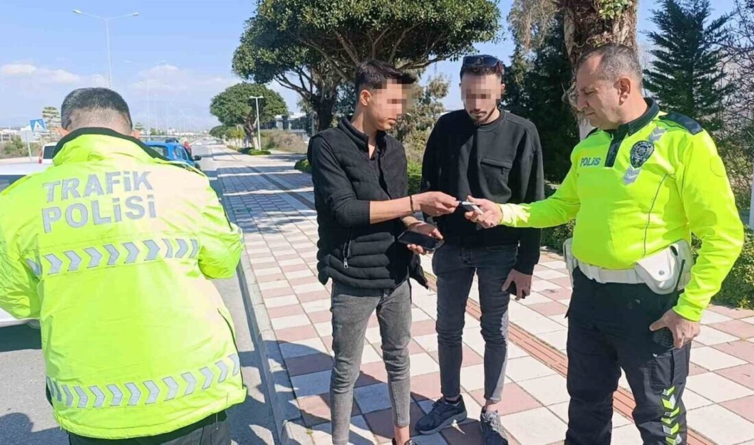 Antalya’nın Manavgat ilçesinde şerit değiştirerek trafik güvenliğini tehlikeye atan ehliyetsiz