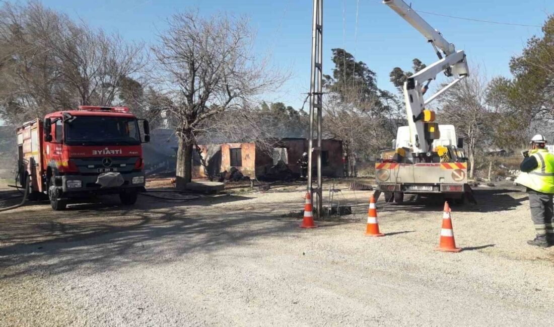 Adana’nın Kozan ilçesine traktörde oluşan şase sonucu kıvılcımların otluk alana