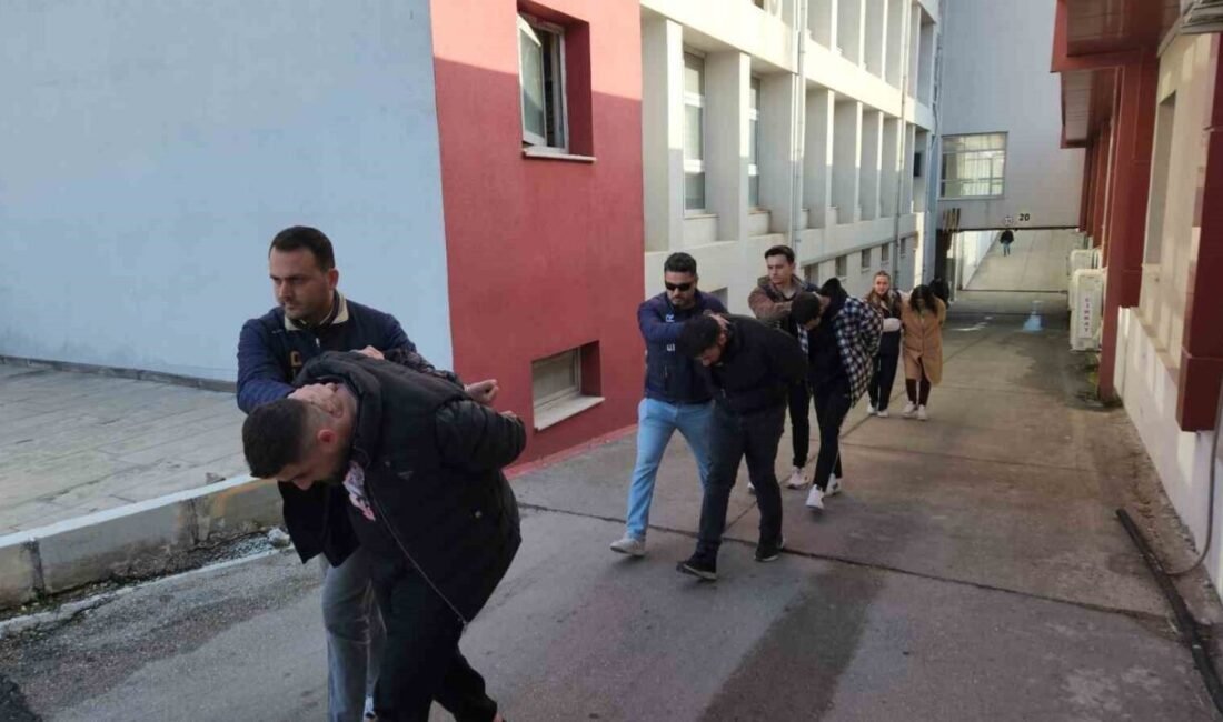 Adana’da 72 yaşındaki bir kişi tüm birikimiyle otomobil satın almak