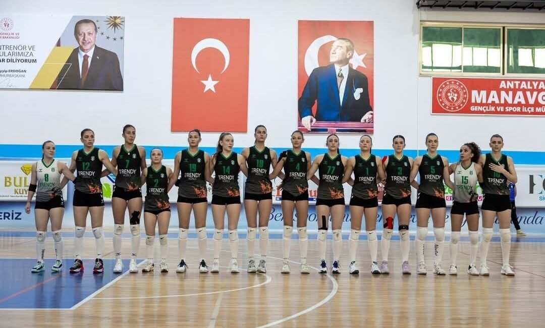 TVF Kadınlar 2. Lig’de mücadele eden Manavgat Belediyespor Kadın Voleybol