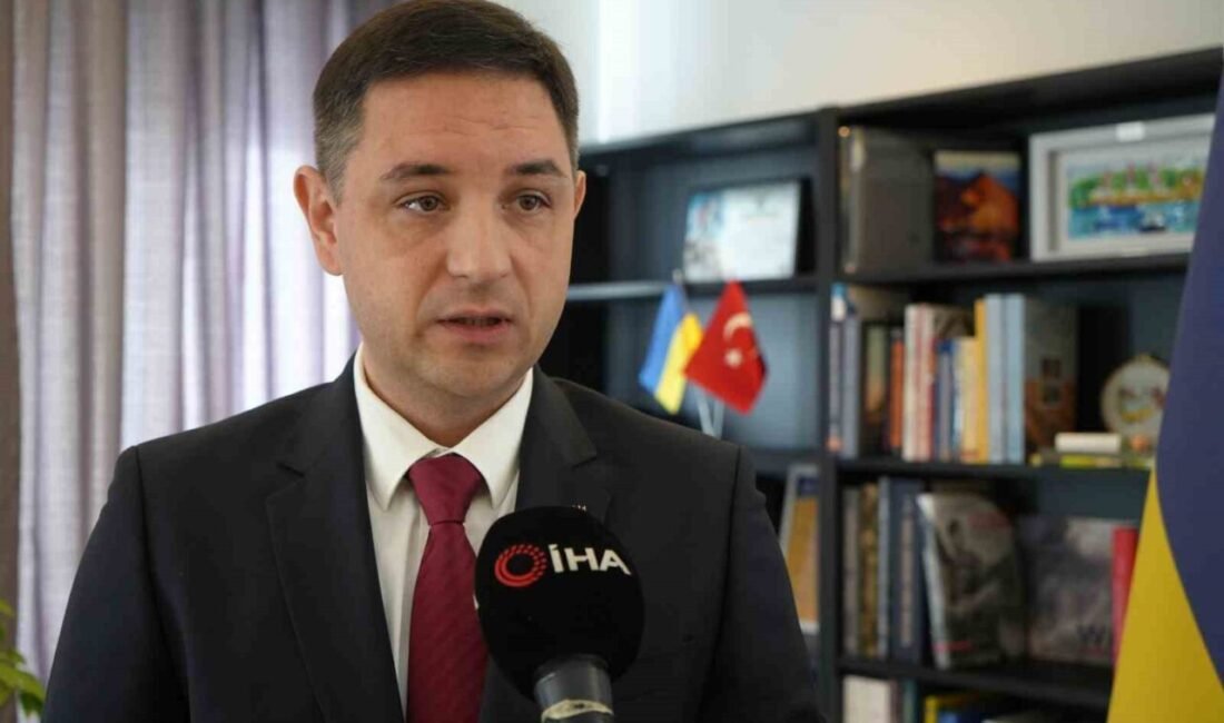 Ukrayna Antalya Konsolosu Oleksandr Voronin, savaş nedeniyle evlerini terk etmek