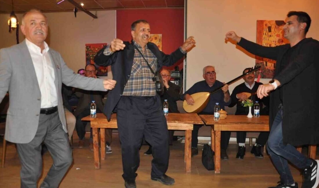 Burdur’un Gölhisar ilçesinde düzenlenen Teke Yöresi Yaren Geceleri, yıllar sonra