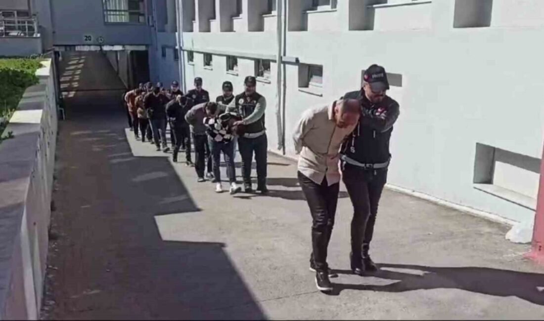 Adana’da narkotik polisleri 1 hafta boyunca yaptığı sokak çalışmalarında 11