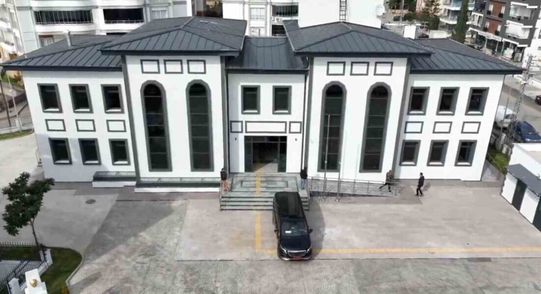 Hatay Valisi Mustafa Masatlı, inşaatları devam eden Payas İlçe Emniyet