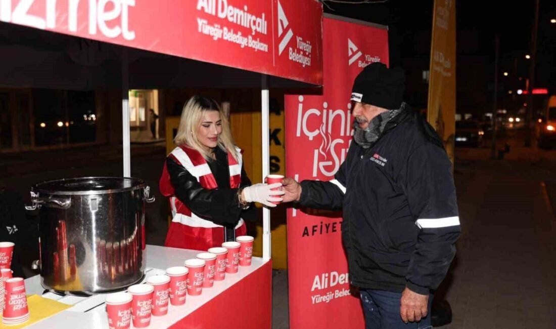 Yüreğir Belediyesi, ilçenin 5 farklı noktasında ücretsiz sıcak çorba dağıtımına
