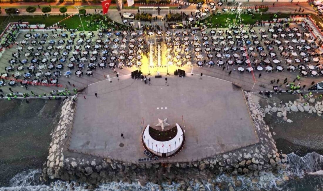 Mersin’in Erdemli ilçesinde binlerce vatandaş deniz kenarında geleneksel hale gelen