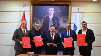 Antalya Büyükşehir Belediye Başkanı Muhittin Böcek, tarımın başkenti Antalya’da üretime