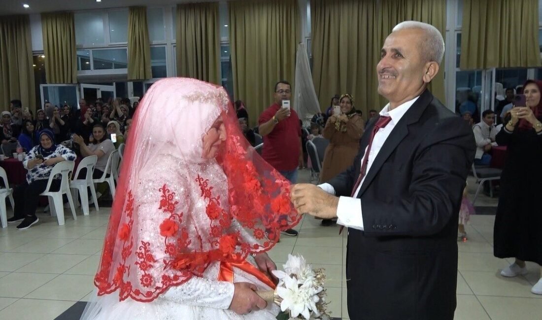 Antalya’nın Alanya ilçesinde yaşayan Mevlüt ve Havva çifti, evliliklerinin 33.