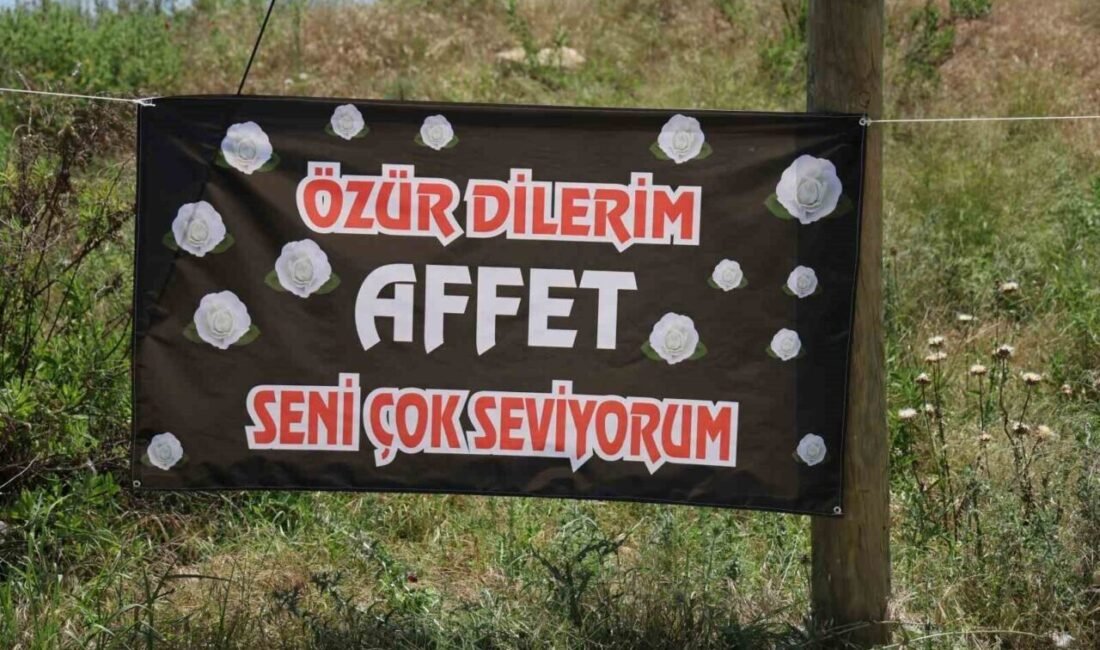 Adana’da bir kişinin astığı, “Özür dilerim affet seni çok seviyorum”