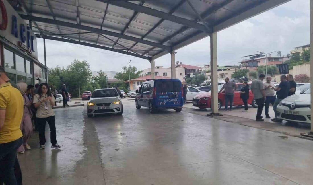 Adana’nın Kozan ilçesinde yol verme tartışması silahlı kavgaya dönüştü, izin