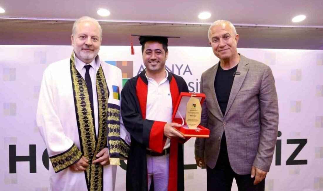Alanya Üniversitesi, 2024-2025 akademik yılı 7. dönem mezunlarını görkemli bir