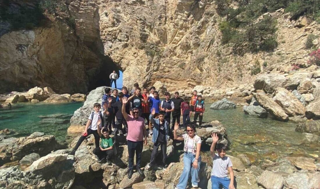 Antalya’nın Alanya ilçesinde bulunan Nebahat Şifa Anadolu İmam Hatip Lisesi,
