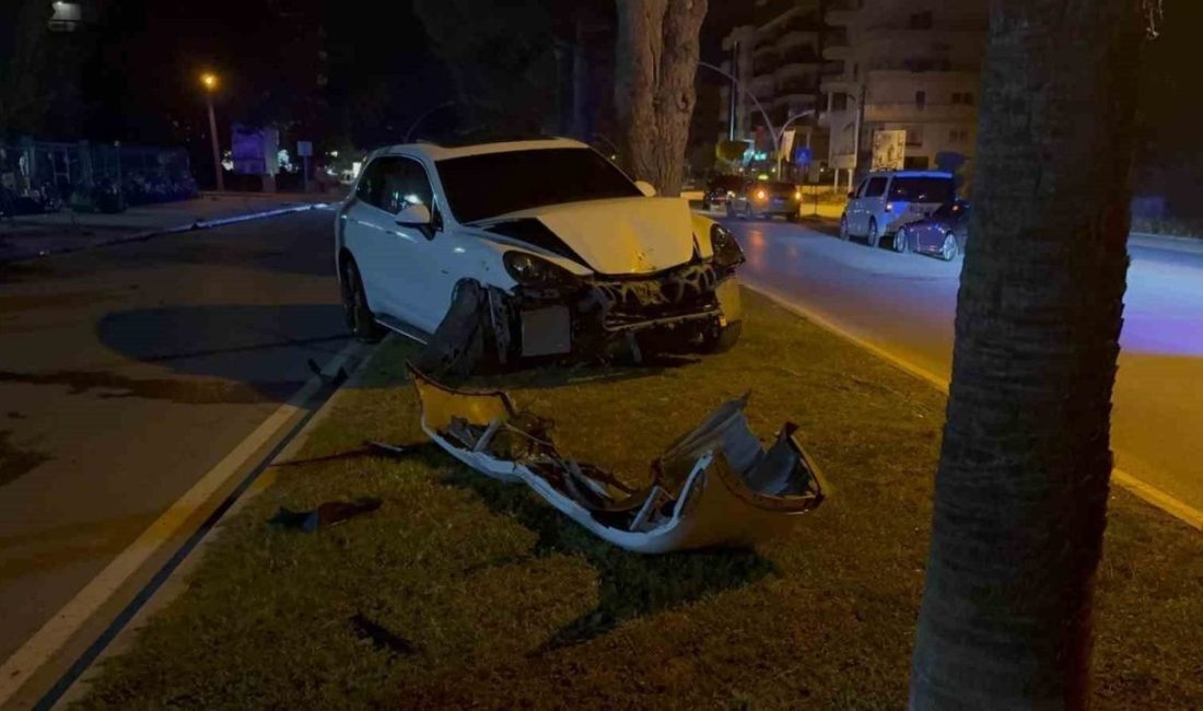 Antalya’nın Gazipaşa ilçesinde cadde üzerinde aşırı hızda seyrederken kontrolden çıkan