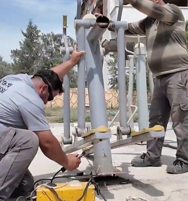 Antakya Belediyesi, havaların ısınmasıyla birlikte tüm birimleriyle kentin 95 mahallesinde