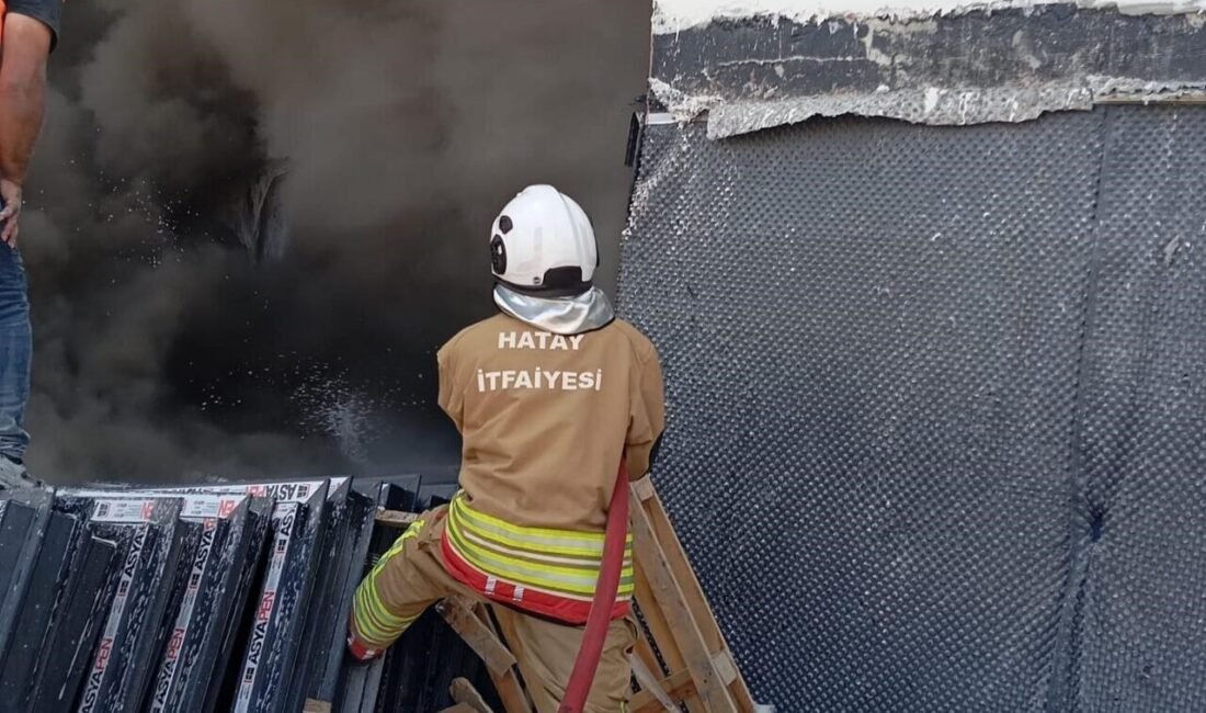 Hatay’da inşaat alanında çıkan yangın büyümeden söndürüldü. Yangın, Antakya ilçesi