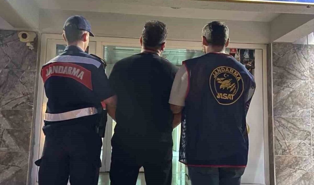 Antalya’da hakkında 15 yıl kesinleşmiş hapis cezası bulunan firari hükümlü,