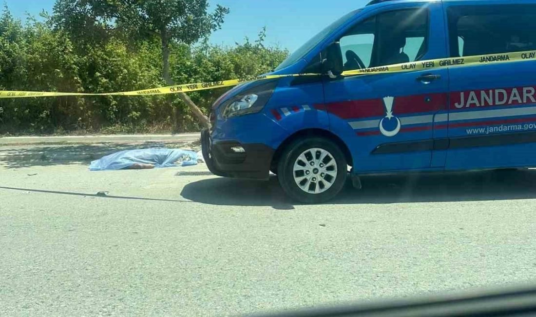 Antalya’nın Manavgat ilçesine bağlı Ilıca-Kumköy yolunda tekeri kopan ATV’nin kaldırıma
