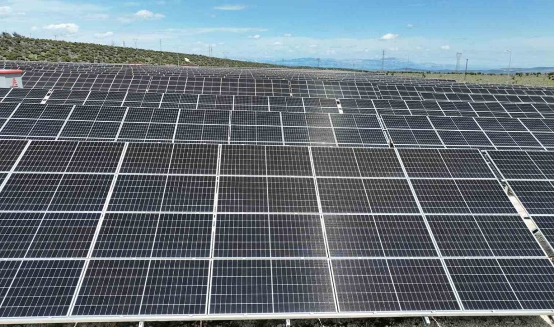 Büyükşehir Belediyesi tarafından Pazarcık’ta hayata geçirilen ’Kahramanmaraş Güneş Enerji Santrali’nde
