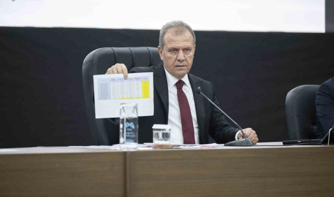 Mersin Büyükşehir Belediye Başkanı Vahap Seçer, İtfaiye Dairesi Başkanlığı ve