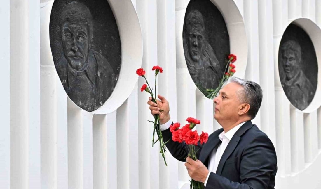 Antalya Muratpaşa Belediye Başkanı Ümit Uysal, Deniz Gezmiş, Hüseyin İnan