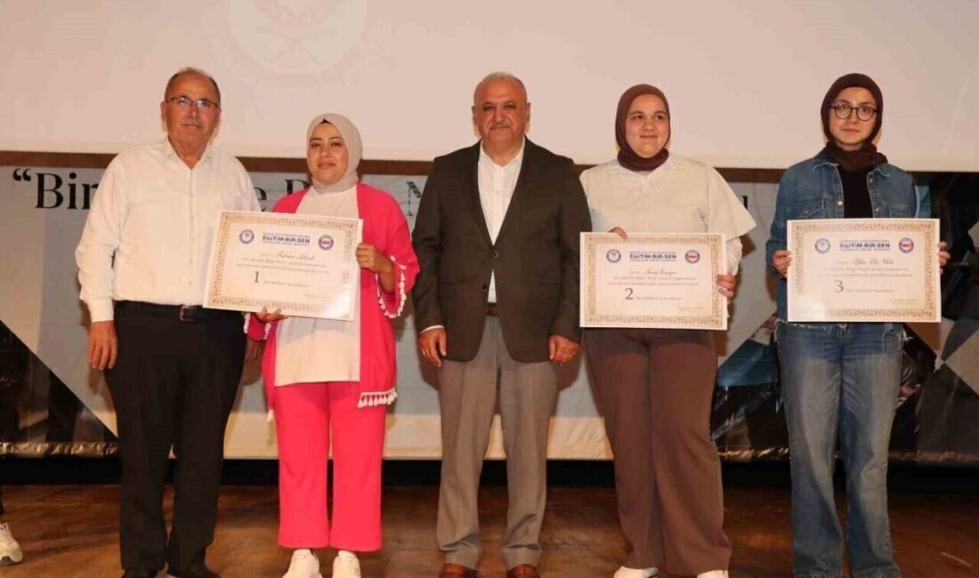 Antalya’da liselere yönelik olarak düzenlenen “Bir Bilenle Bilge Nesil” projesi