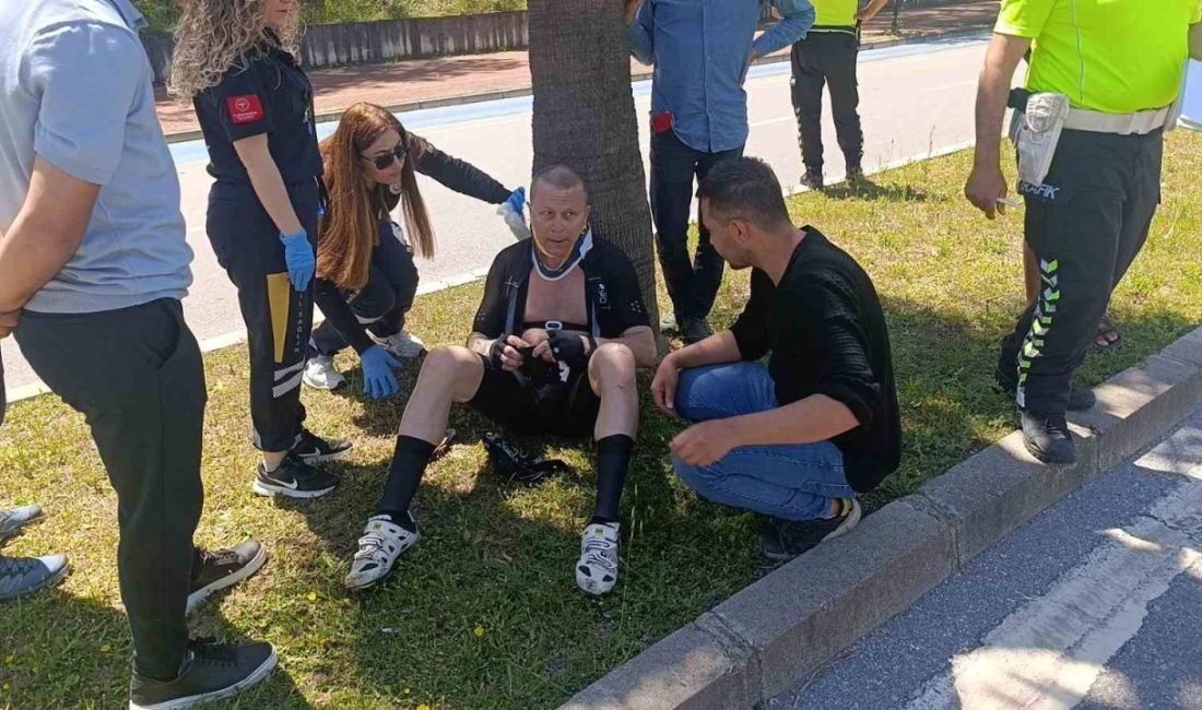 Antalya’nın Manavgat ilçesinde bisikletli Norveçli turist, bisiklet yoluna park edilen