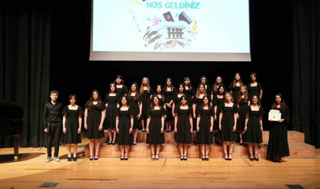 Burdur TOBB Anadolu Lisesi Çoksesli Korosu, Müzik Öğretmeni Nebihan Onaç