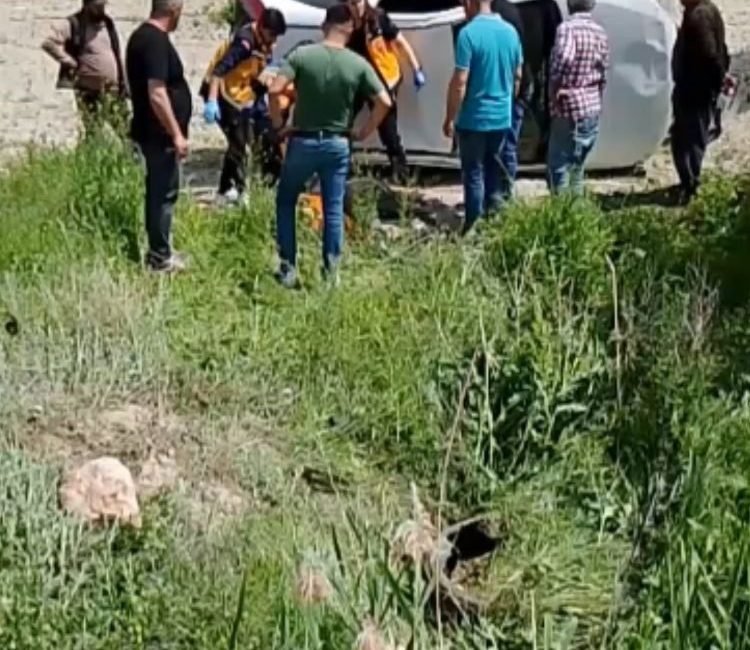 Burdur-Fethiye kara yolunda şarampole devrilen otomobilin sürücüsü ağır yaralandı. Kaza,