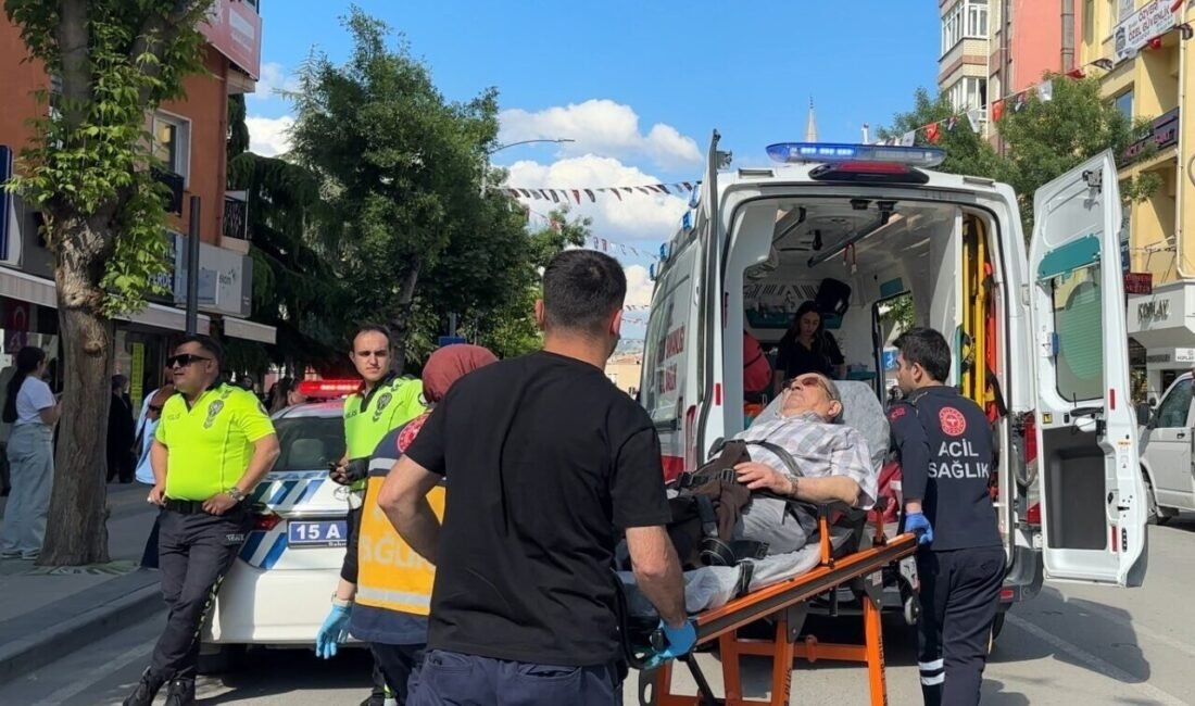 Burdur’da karşıdan karşıya geçmek isteyen 76 yaşındaki bir yayaya otomobil