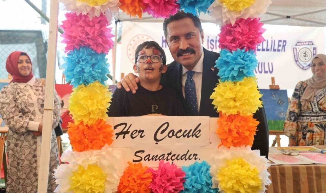 Hatay’ın Antakya ilçesinde ‘Engelliler Haftası’ dolayısıyla düzenlenen etkinlikte engelliler doyasıya