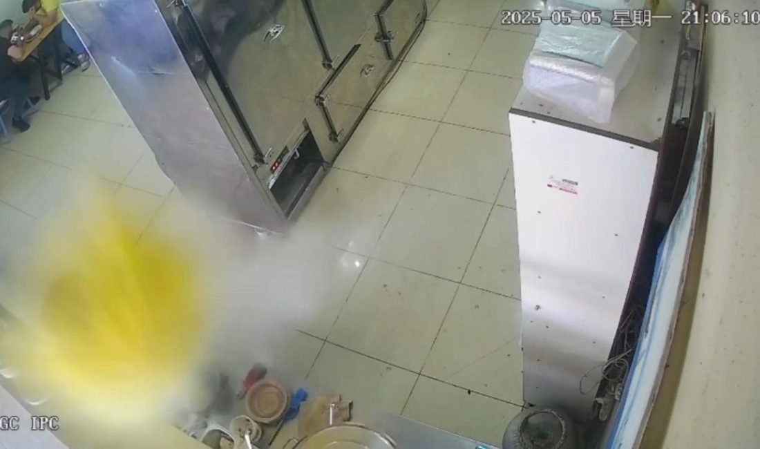 Mersin’de bir lokantada düdüklü tencere patladı. Saniyeler önce mutfaktan çıkan