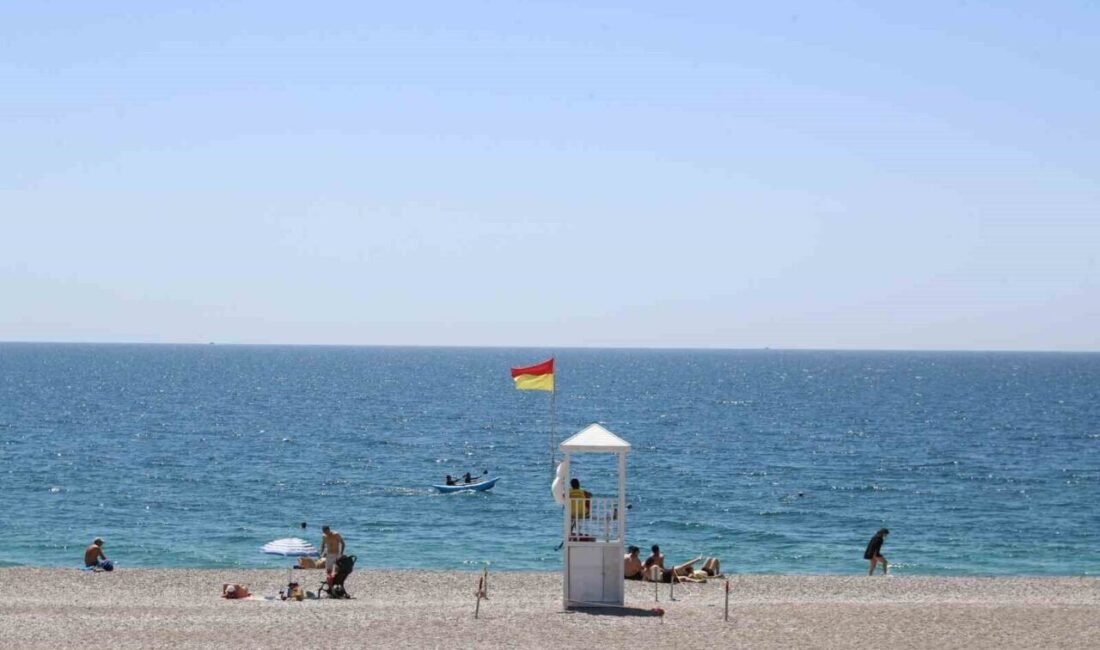 Antalya Büyükşehir Belediyesi, havaların ısınmasıyla birlikte yerli ve yabancı ziyaretçilerin