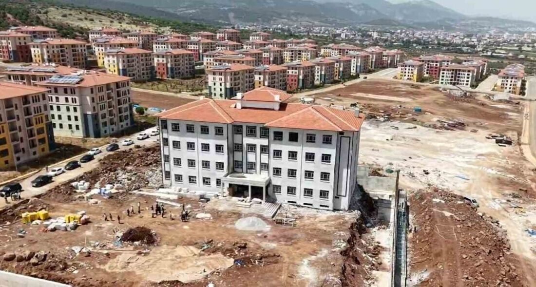 Hatay Valisi Mustafa Masatlı, Hassa ilçesinde yapımı devam eden ve
