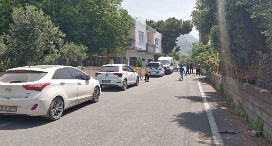 Hatay’da bir kişi evinde silahla vurulmuş halde ölü bulundu. Olay,