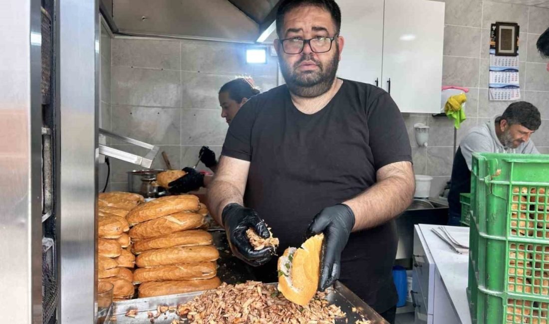 Hatay’ın İskenderun ilçesinde yaşayan Ayhan Çelik, vefat eden babasının somun