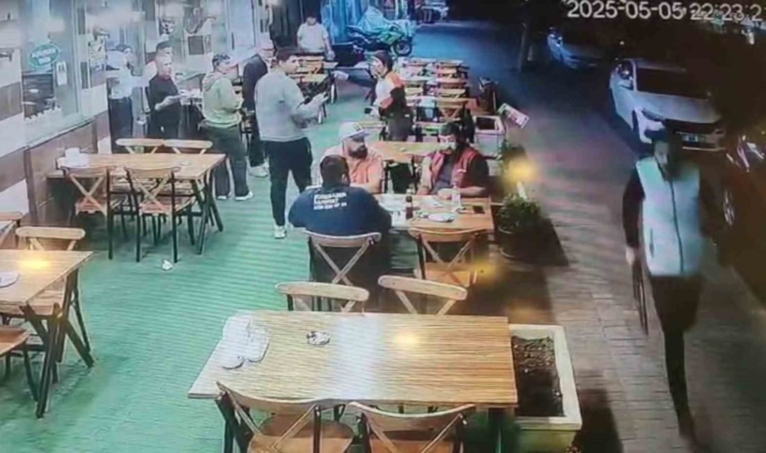 Antalya’nın Manavgat ilçesinde bir iş yerinin camına pompalı tüfekle ateş