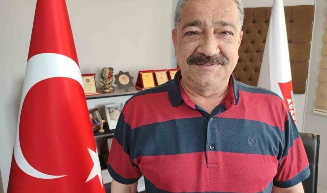 Adana’da bir kişinin sokak ortasında et satarak Hindistan’ı aratmayan görüntülere