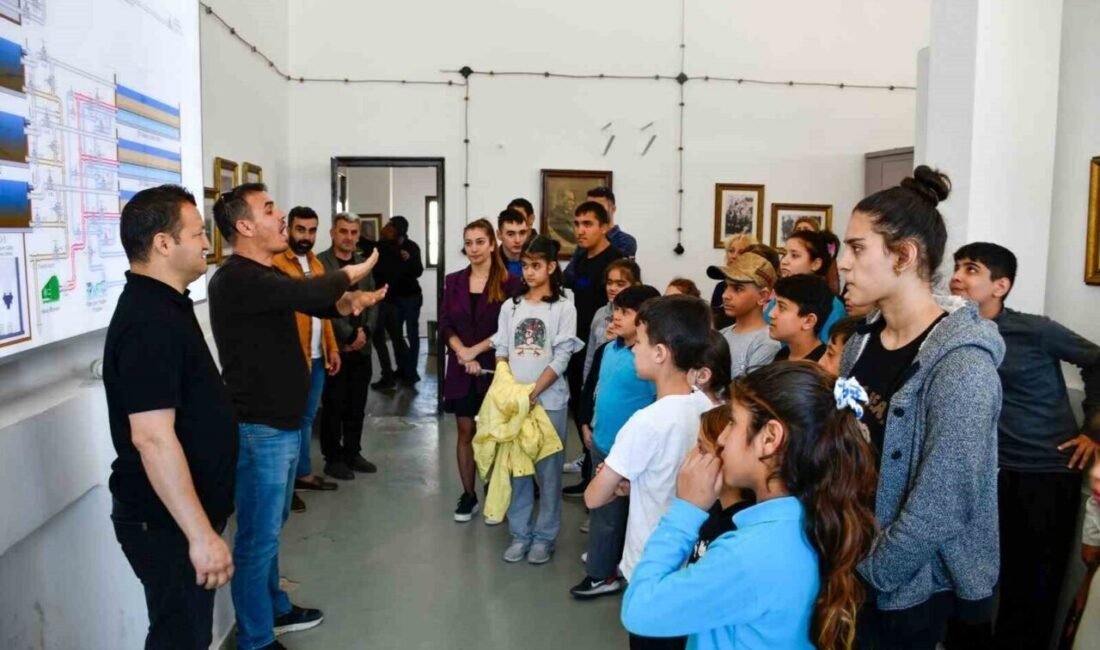 Mersin’de işitme engelli öğrenciler, MESKİ Filtre Su Müzesi’ni ziyaret etti.