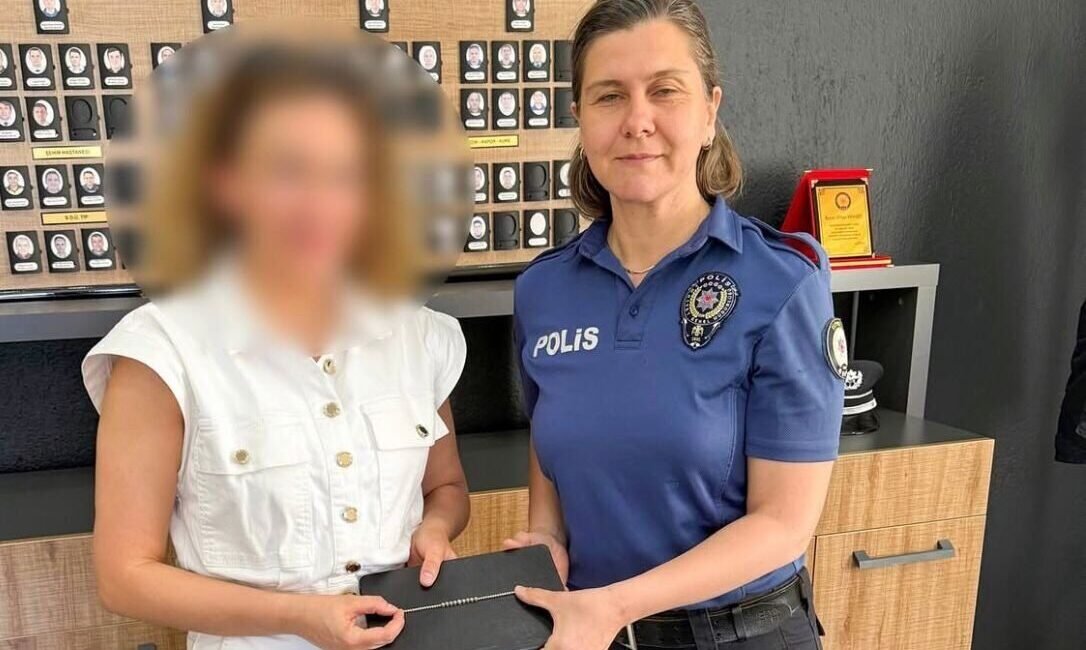 Isparta’da bir alışveriş merkezinde kaybolan yüksek değerdeki takı, polis ekiplerinin