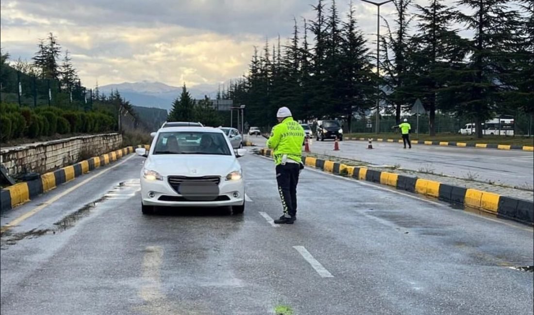 Isparta genelinde polis ekiplerinin son 1 haftada gerçekleştirdiği denetimlerde 37