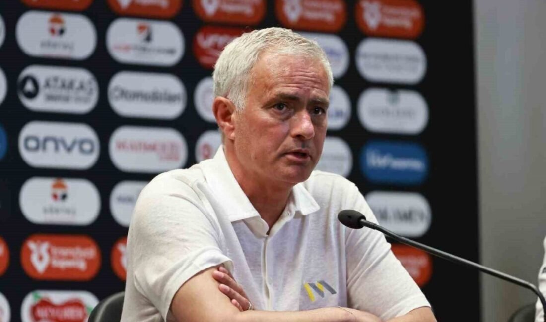 Fenerbahçe Teknik Direktörü Jose Mourinho, Hatayspor mağlubiyeti sonrası yaptığı açıklamada,