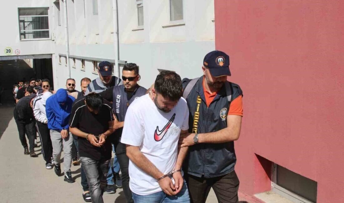 Adana merkezli 20 ilde düzenlenen eş zamanlı operasyonda, internet üzerinden