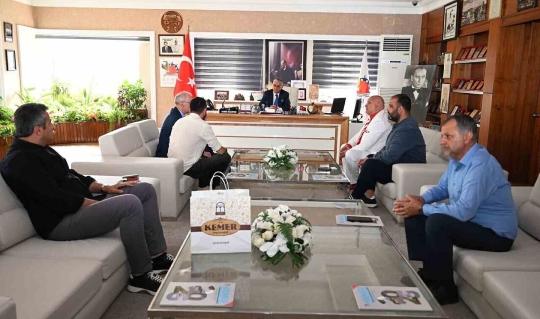 Dünya Dama Federasyonu Başkanı Richard Przewozniak, 25 Ekim-6 Kasım tarihlerinde