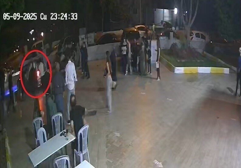 Antalya’da kına gecesi çıkışı düğün salonu önünde aracın egzozuyla ses